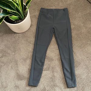 Sz 6 Athleta Leggings